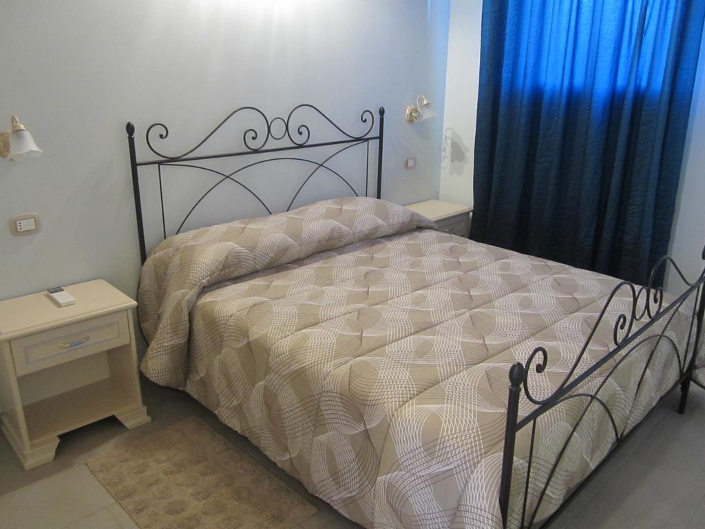 לינה וארוחת בוקר צ'זנה Agriturismo Perugini חדר תמונה