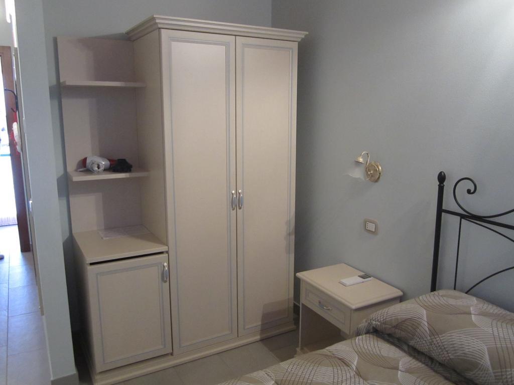 לינה וארוחת בוקר צ'זנה Agriturismo Perugini חדר תמונה